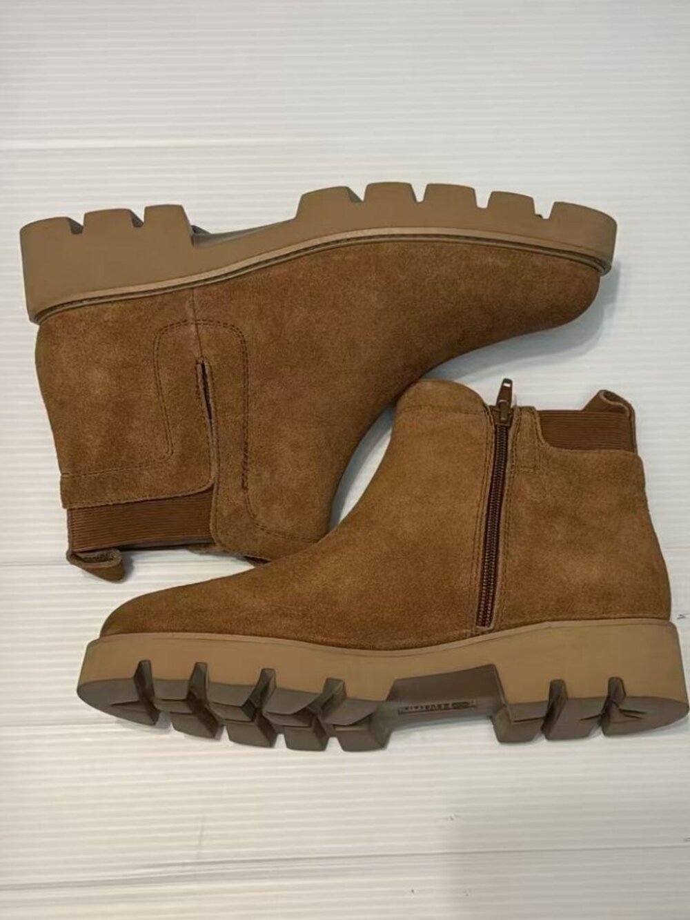 White Mountain Women's Leather Ankle Boots With Inside Zip -Glassie Whisk 10